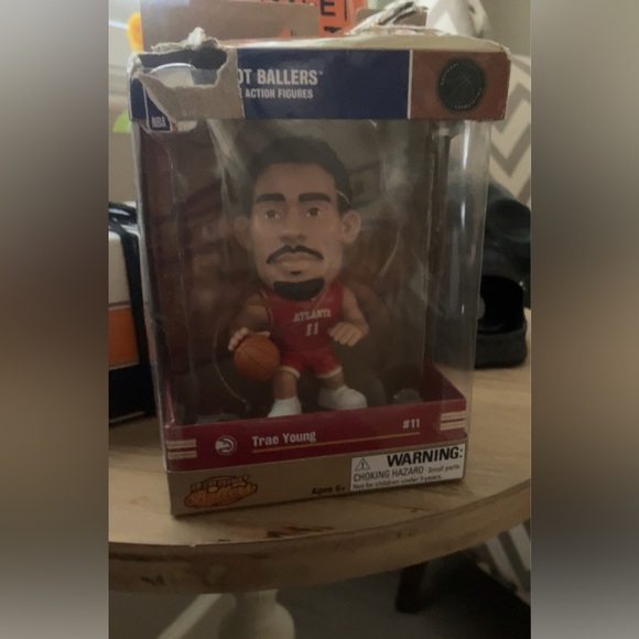Trae Young Atlanta Hawks Big Shot Ballers Collectible toy figure NBA - Picture 8 of 9